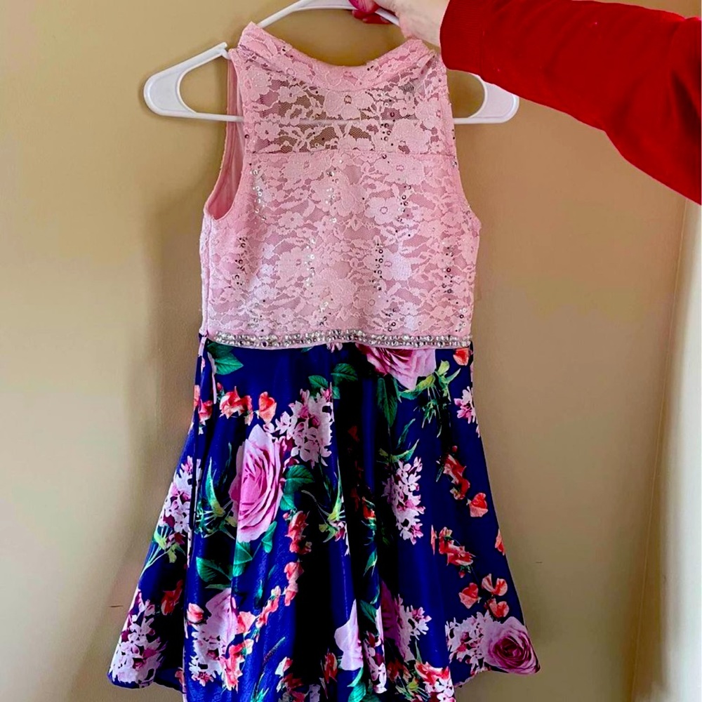 Cute girls size 10 dress. Worn only once.